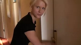 Bella ragazza appassionatamente scopata nonne porche gratis da un uomo