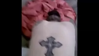 La giovane rossa ha perfettamente succhiato il cazzo del troie con vecchi fidanzato prima del sesso