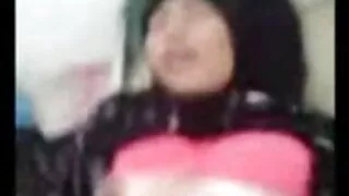 Mamma e figlia hanno fatto sesso e belle vecchie troie si sono leccate le fessure a vicenda