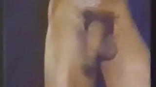 Caldo sesso anale con giovane ragazza sul divano vecchie porcone italiane