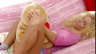 Ragazzo succhia ragazza capezzoli prima di classe sesso you porno vecchie troie