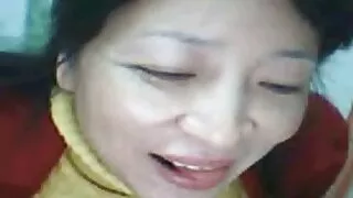 Un bravo ragazzo succhia in un ambiente fatto in casa una video di vecchie troie figa bruna