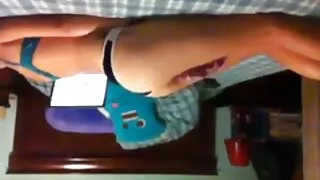 Due italiane vecchie troie ragazzi russi scopano una bruna nella figa e nel culo allo stesso tempo